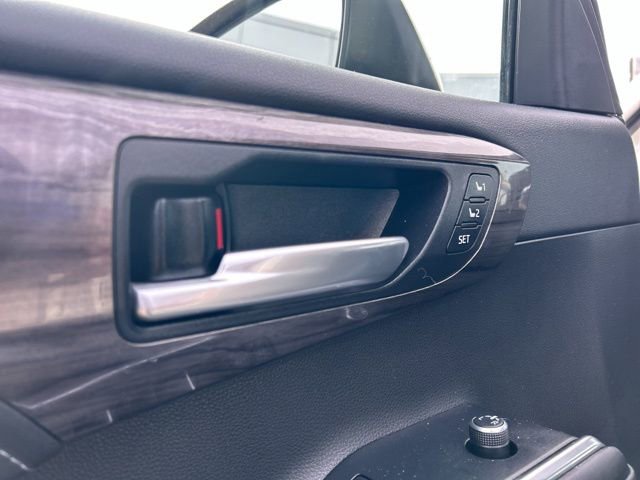 Used 2020 Toyota Highlander Limited image 30