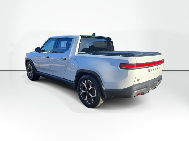 Used 2022 Rivian R1T Adventure image 7