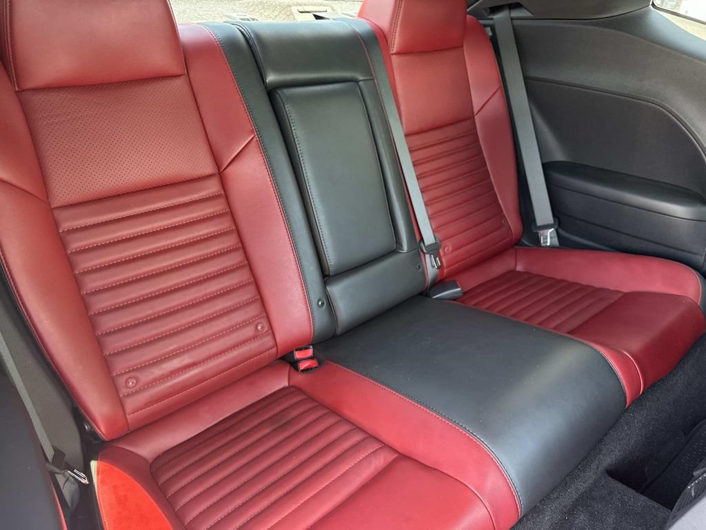 Used 2013 Dodge Challenger R/T RWD image 13