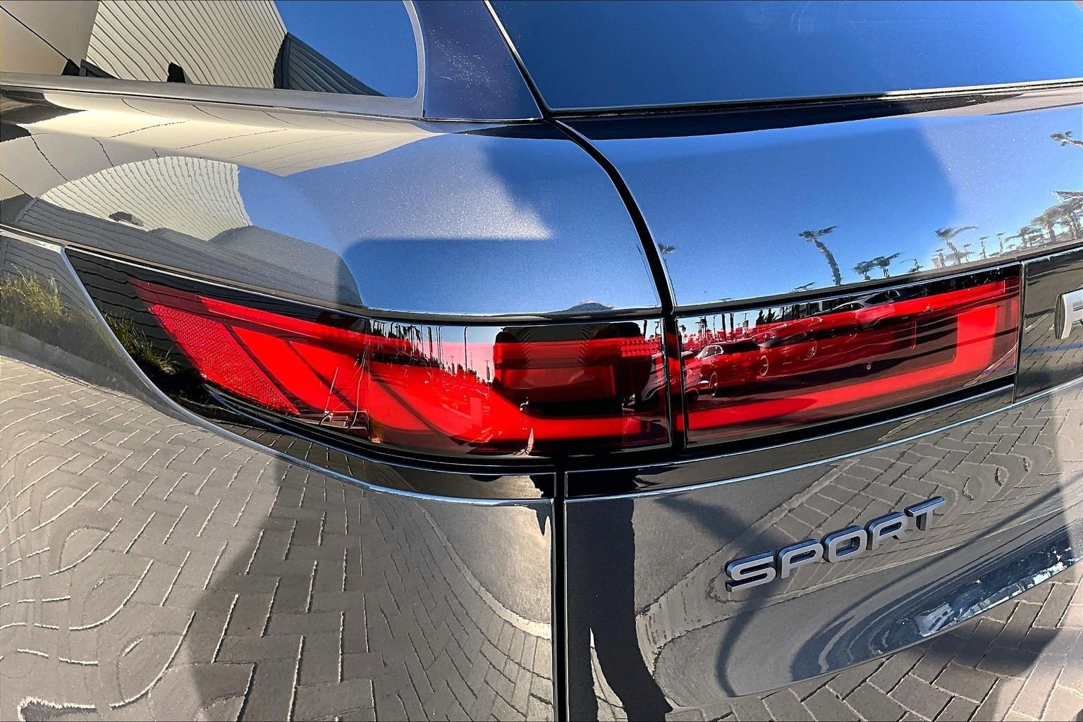 Used 2025 Land Rover Range Rover Sport Dynamic SE image 29