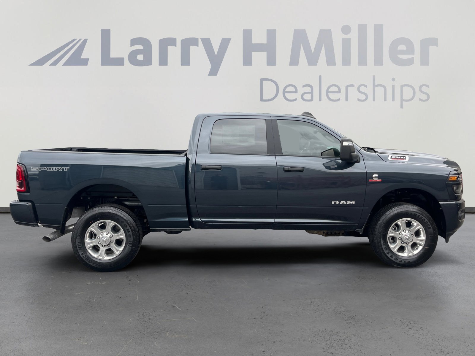 New 2025 RAM 2500 Big Horn AWD/4WD image 6