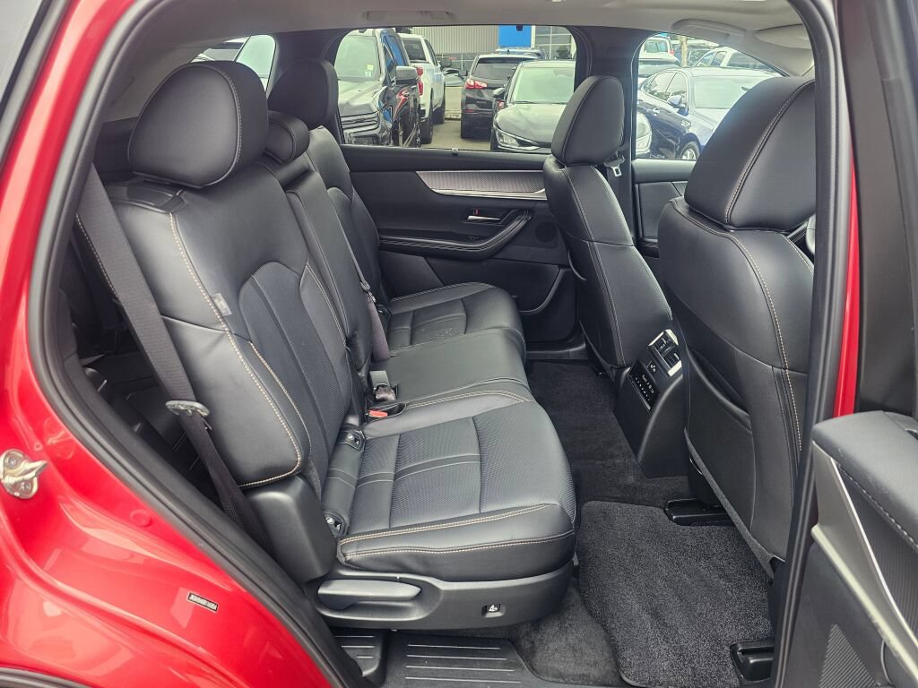 Certified 2024 MAZDA CX-90 Plug-In Hybrid w/ Preferred AWD/4WD image 29