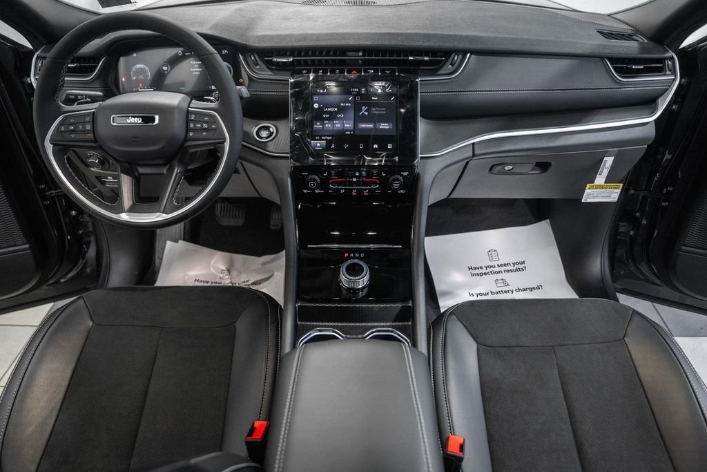 New 2025 Jeep Grand Cherokee L Altitude image 18