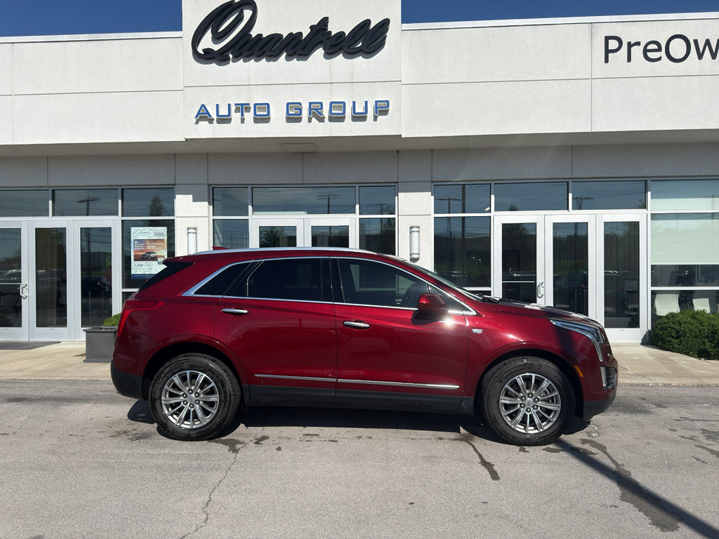 Used 2017 Cadillac XT5 Luxury w/ Driver Awareness Package AWD/4WD image 2