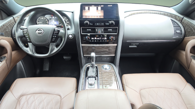 Used 2023 Nissan Armada Platinum w/ Captain's Chairs Package AWD/4WD image 7