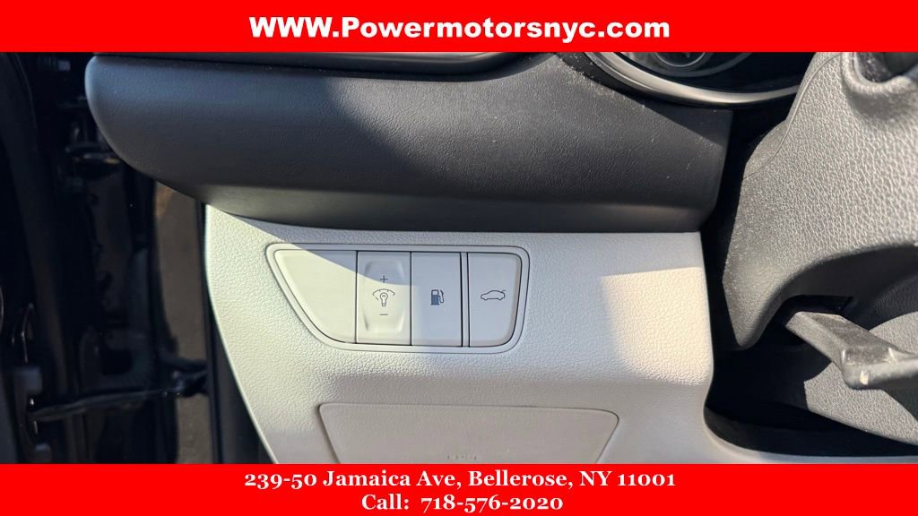 Used 2023 Genesis G70 2.0T image 32