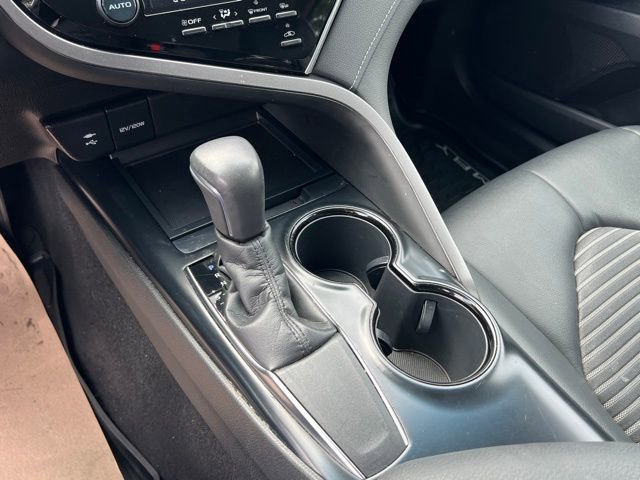 Used 2018 Toyota Camry SE w/ Moonroof Package FWD image 21