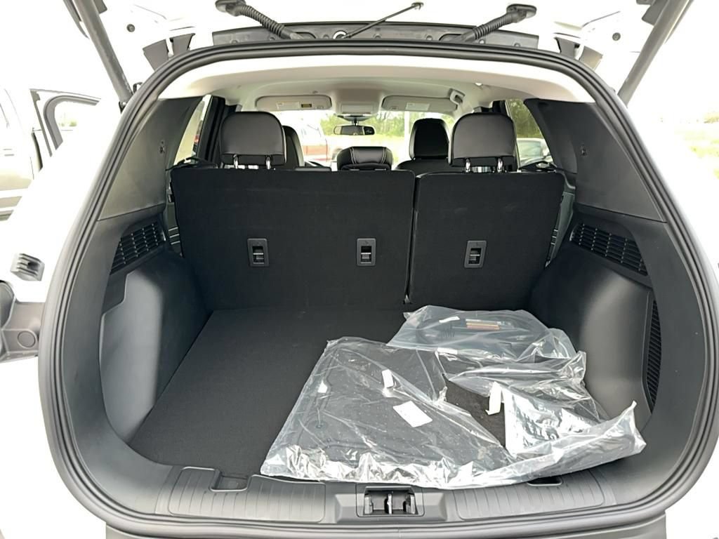 New 2025 Ford Escape SE FWD image 35