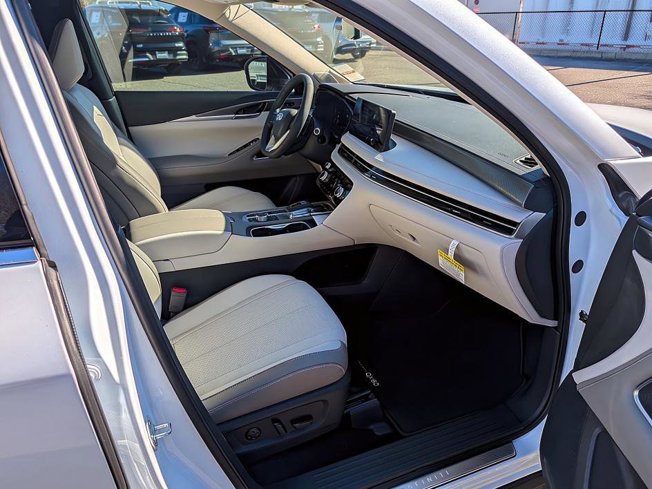 New 2026 INFINITI QX60 Luxe w/ Family Package image 20
