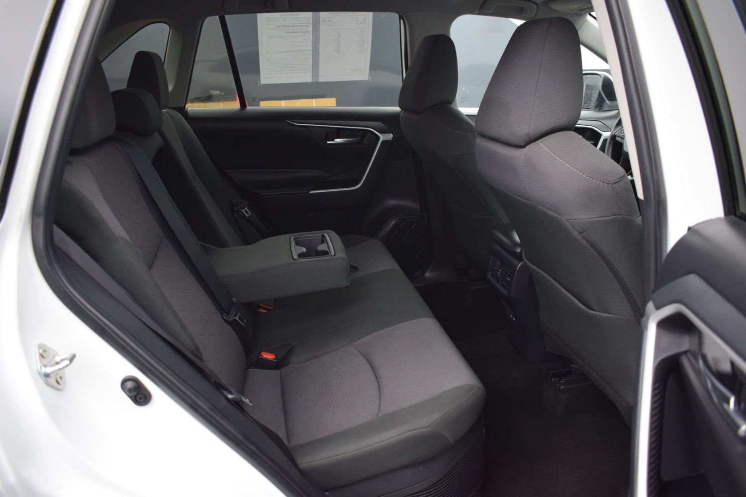 Used 2025 Toyota RAV4 XLE AWD/4WD image 11
