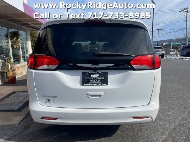 Used 2023 Chrysler Voyager LX image 6