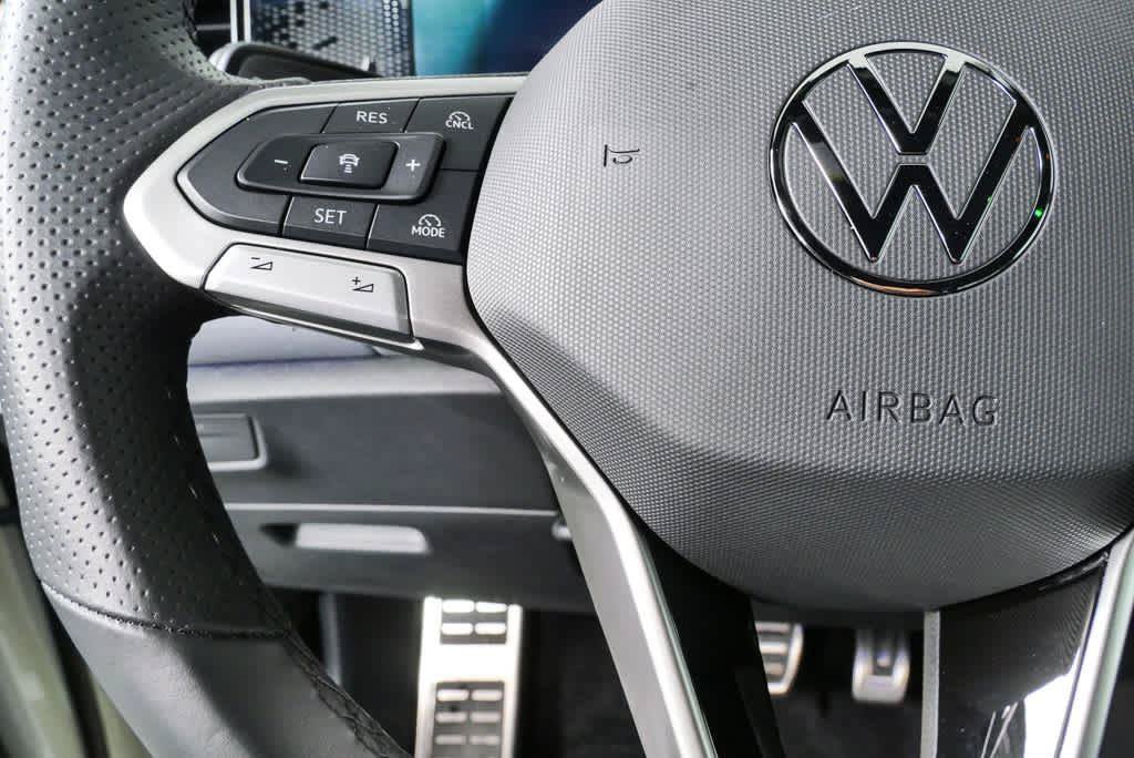 Certified 2025 Volkswagen Tiguan SE R-Line FWD image 10