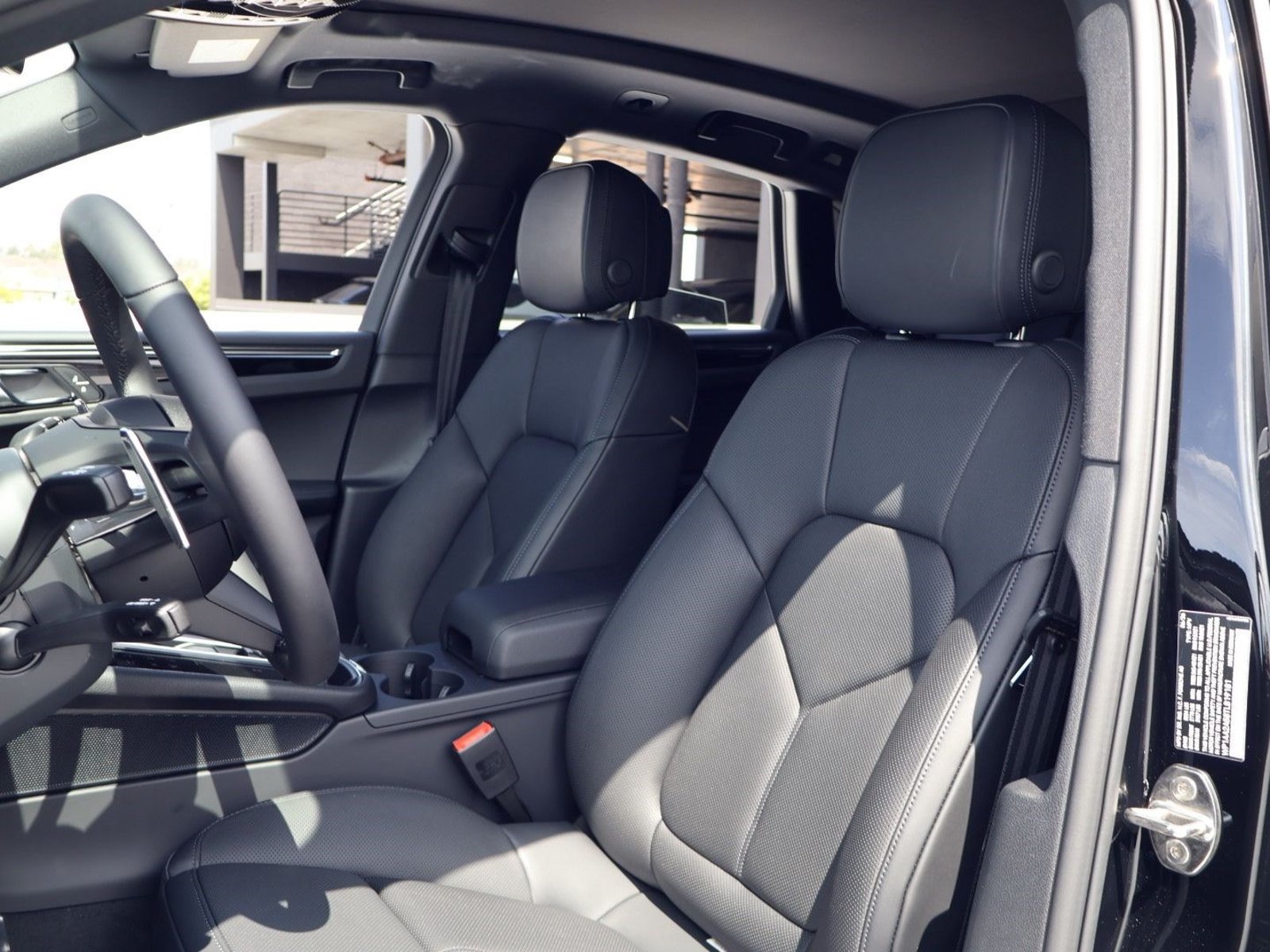 New 2026 Porsche Macan AWD/4WD image 5