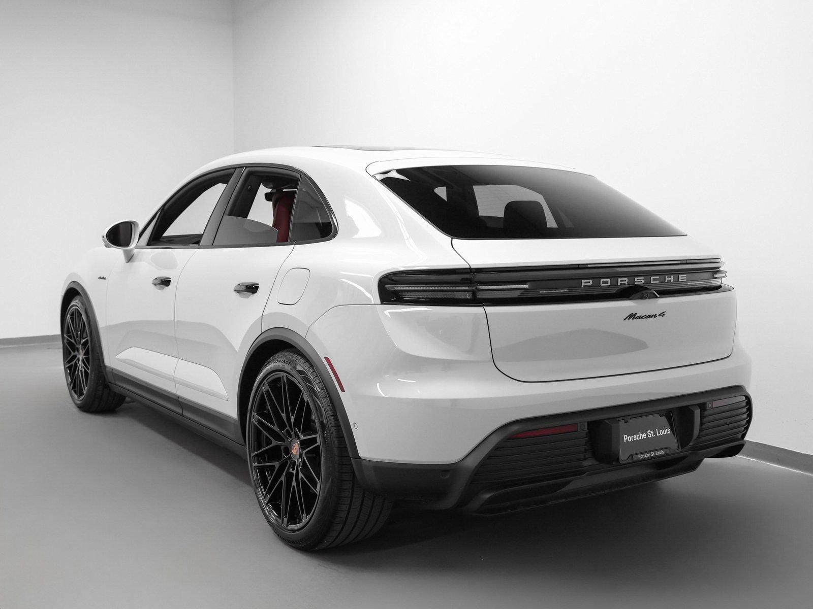 New 2026 Porsche Macan 4 Electric image 3