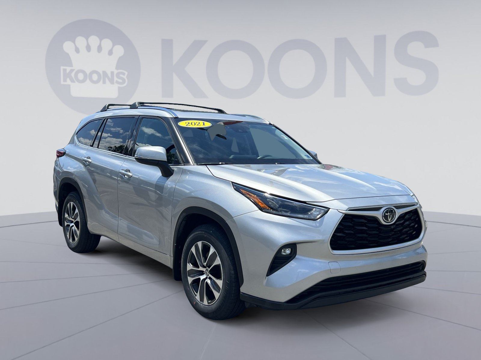 Used 2021 Toyota Highlander XLE AWD/4WD image 10