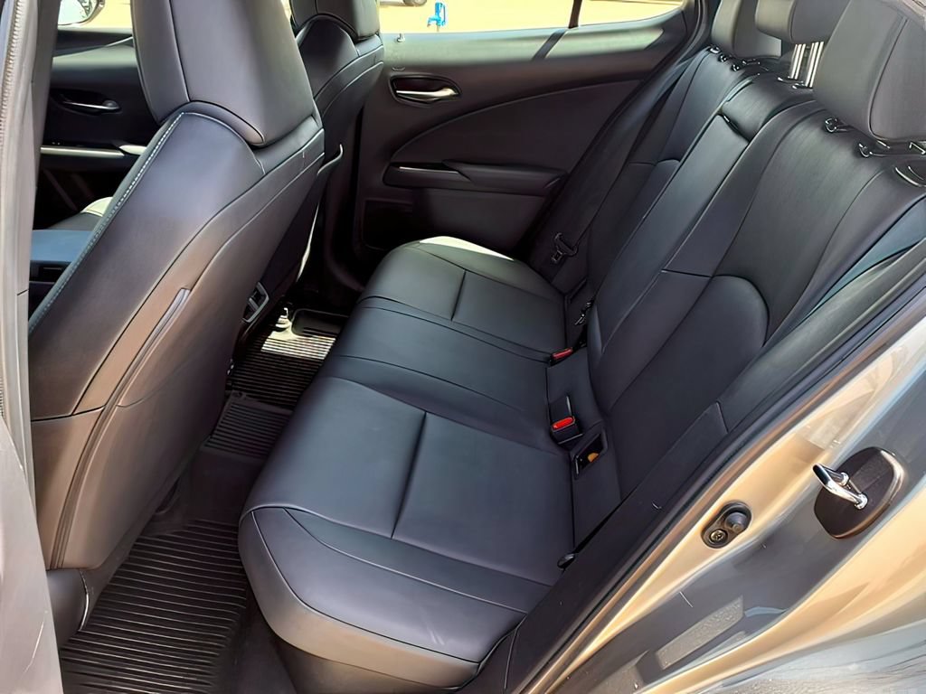 Used 2021 Lexus UX 250h w/ Accessory Package (Z2) AWD/4WD image 18