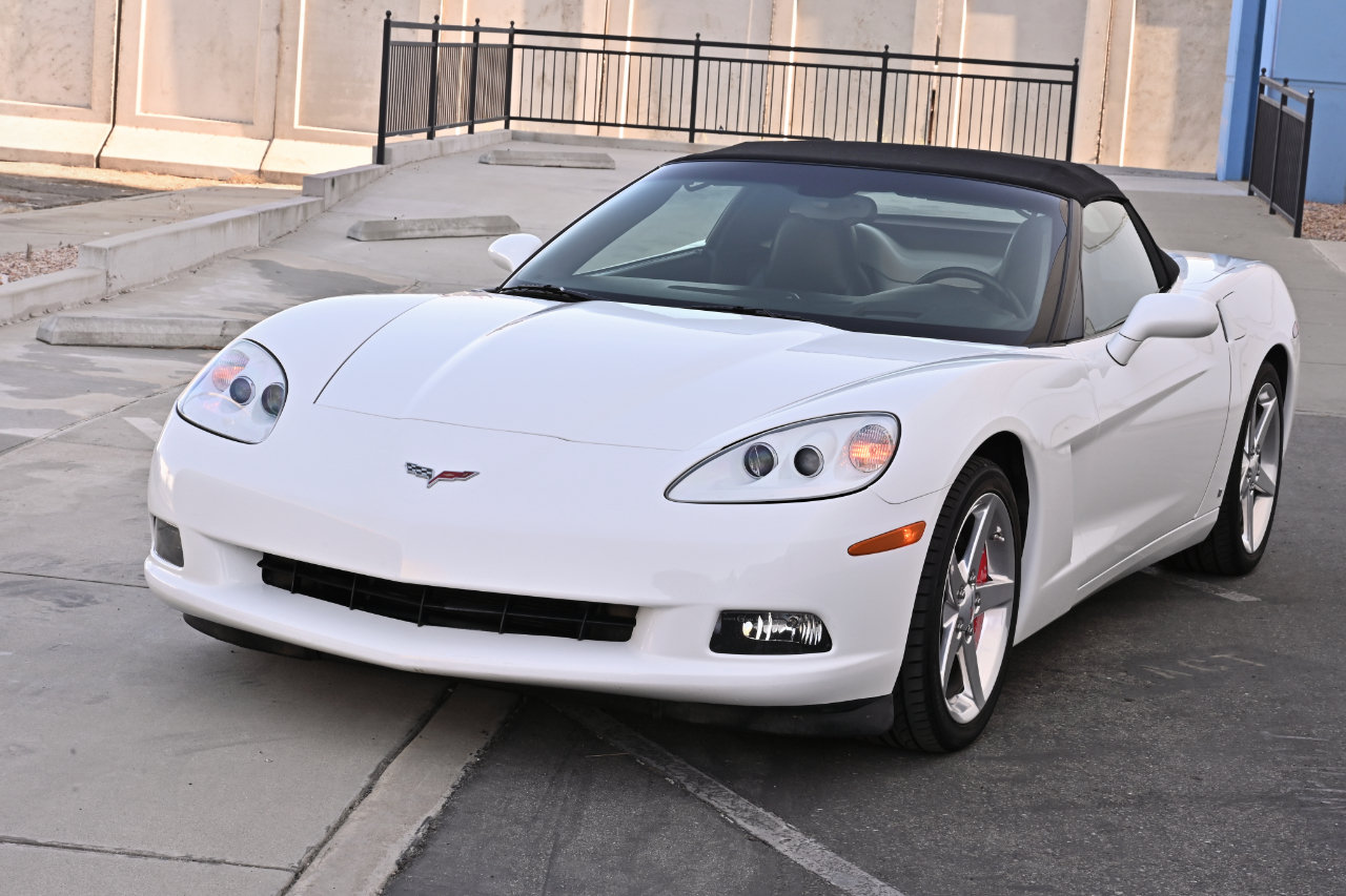 Used 2006 Chevrolet Corvette Convertible w/ Preferred Equipment Group RWD image 3