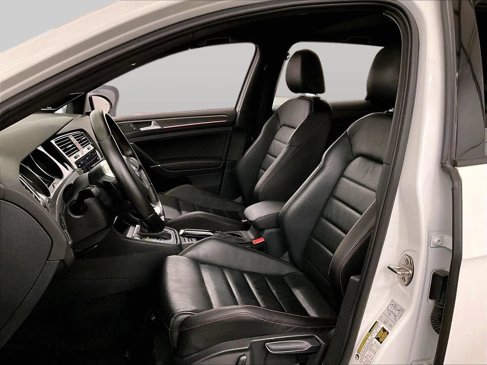Used 2019 Volkswagen GTI SE FWD image 24