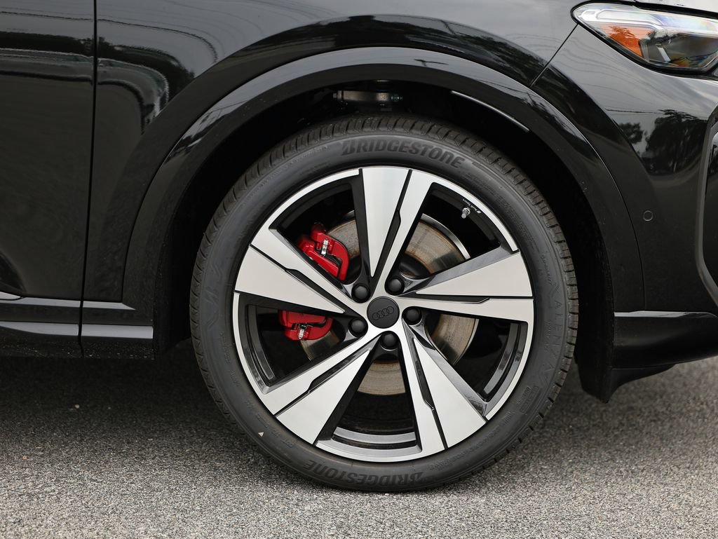New 2026 Audi SQ5 Prestige AWD/4WD image 5