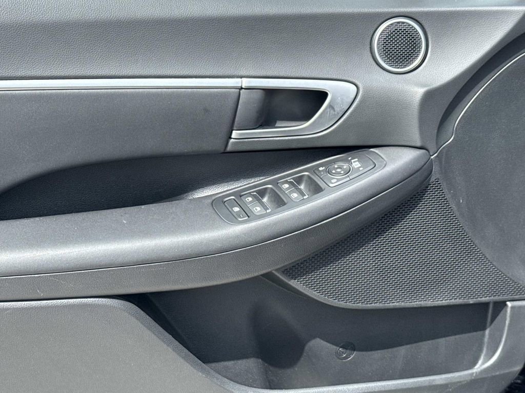 Used 2024 Hyundai Sonata SEL AWD/4WD image 16