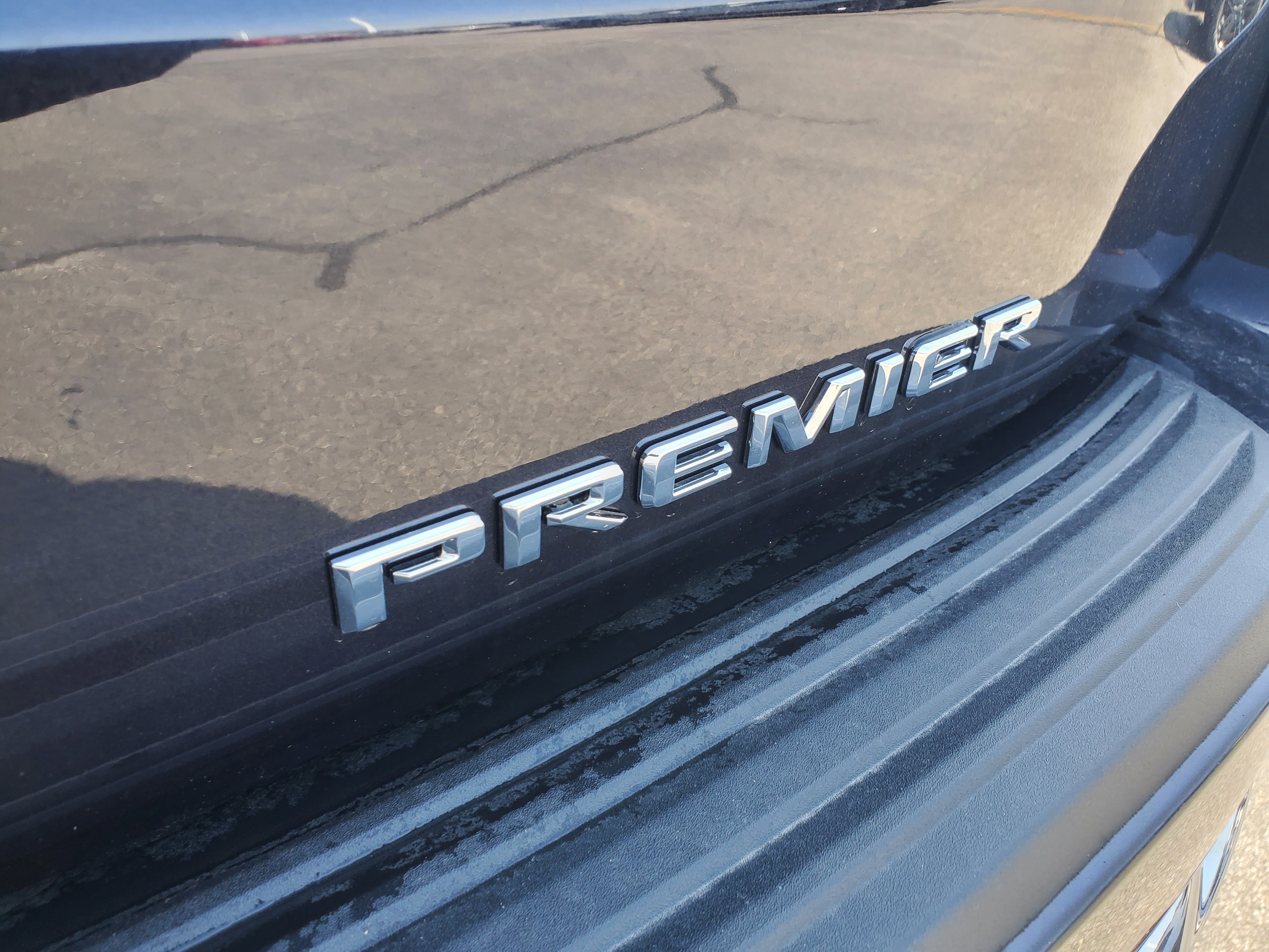New 2026 Chevrolet Suburban Premier w/ Sun And Tow Package AWD/4WD image 29