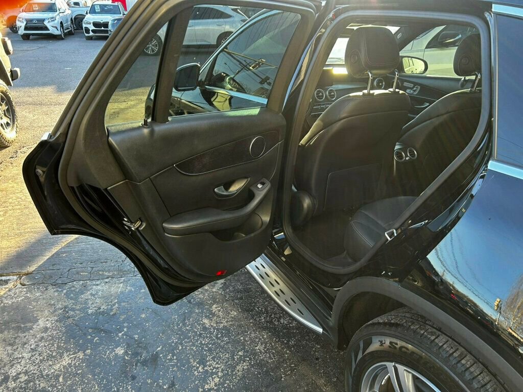 Used 2022 Mercedes-Benz GLC 300 4MATIC image 12