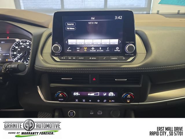 Used 2023 Nissan Rogue SV AWD/4WD image 17