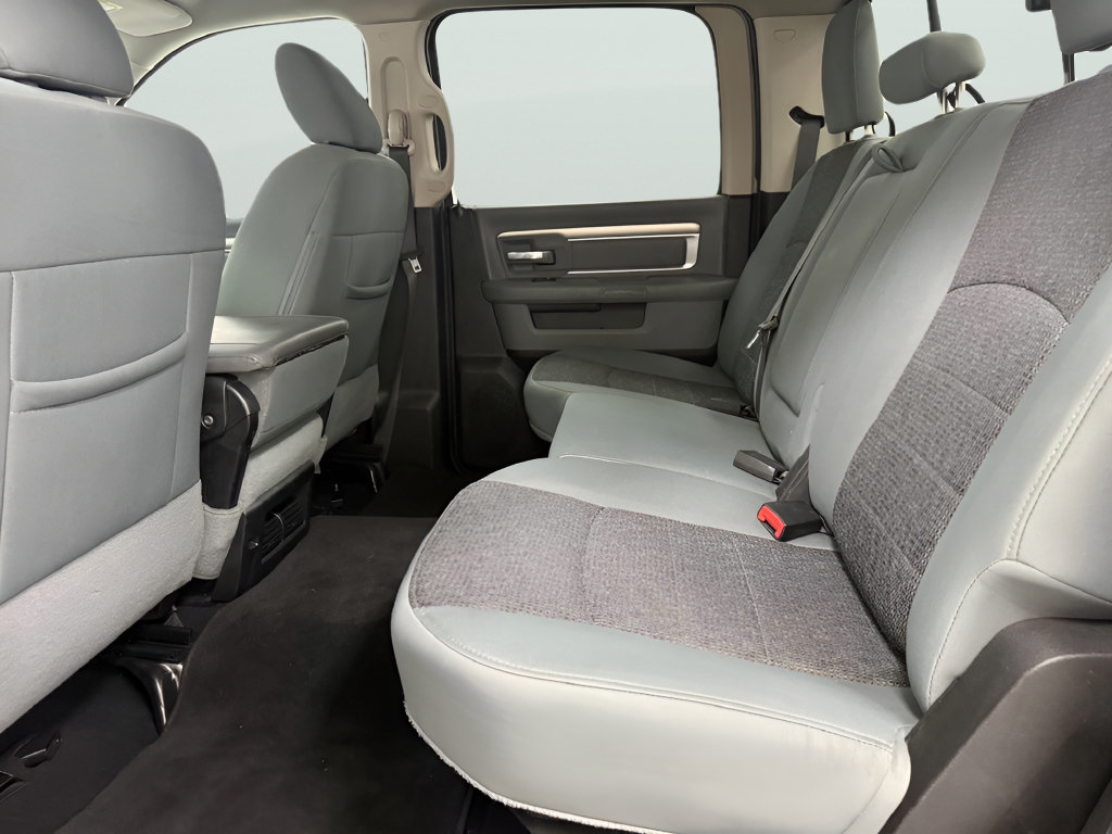 Used 2019 RAM 1500 Classic SLT AWD/4WD image 13