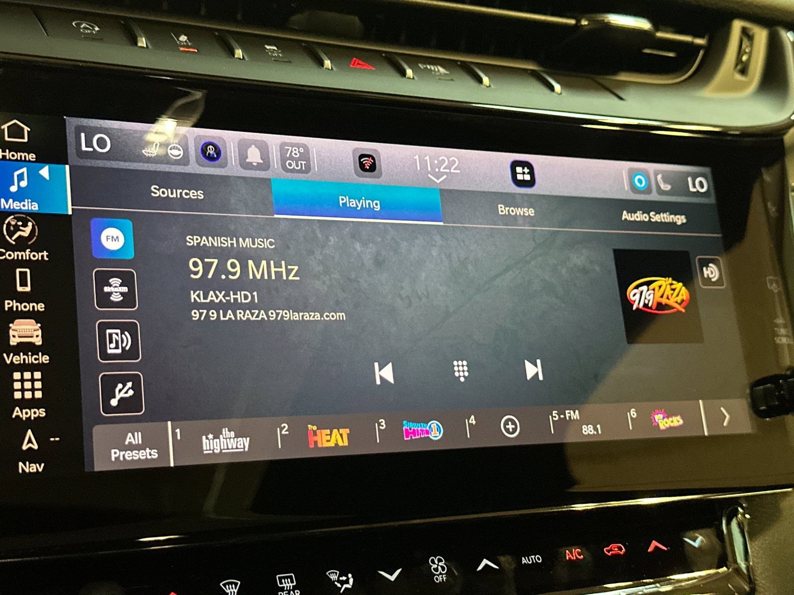 New 2026 Jeep Grand Cherokee Limited AWD/4WD image 17