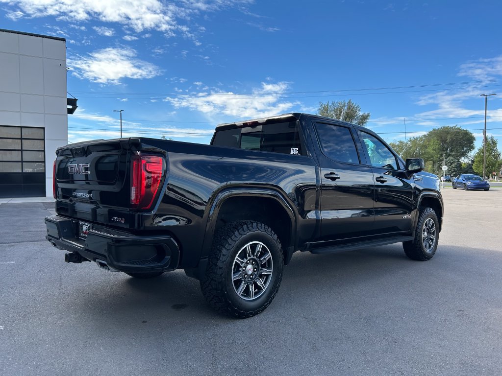 Used 2024 GMC Sierra 1500 AT4 w/ Technology Package AWD/4WD image 3