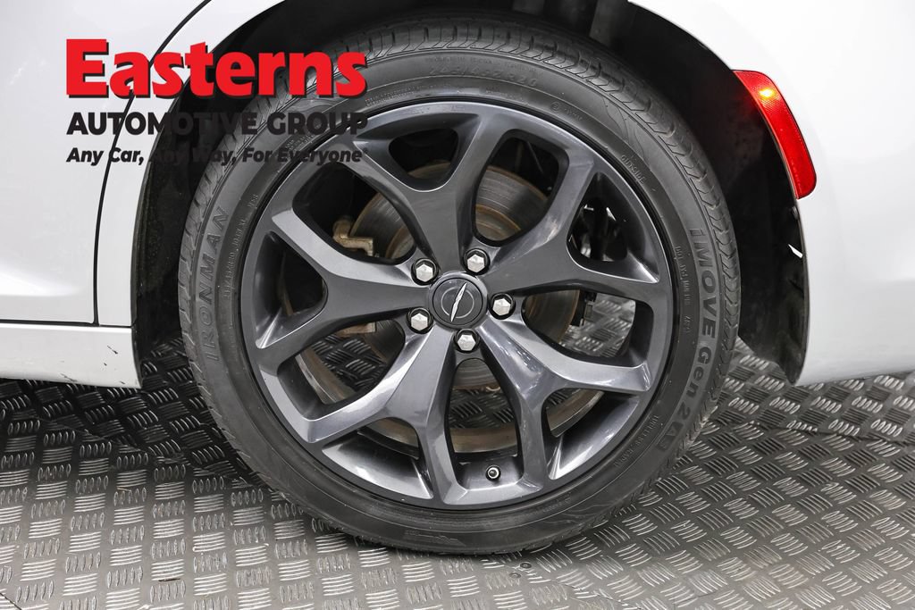 Used 2023 Chrysler 300 S RWD image 35