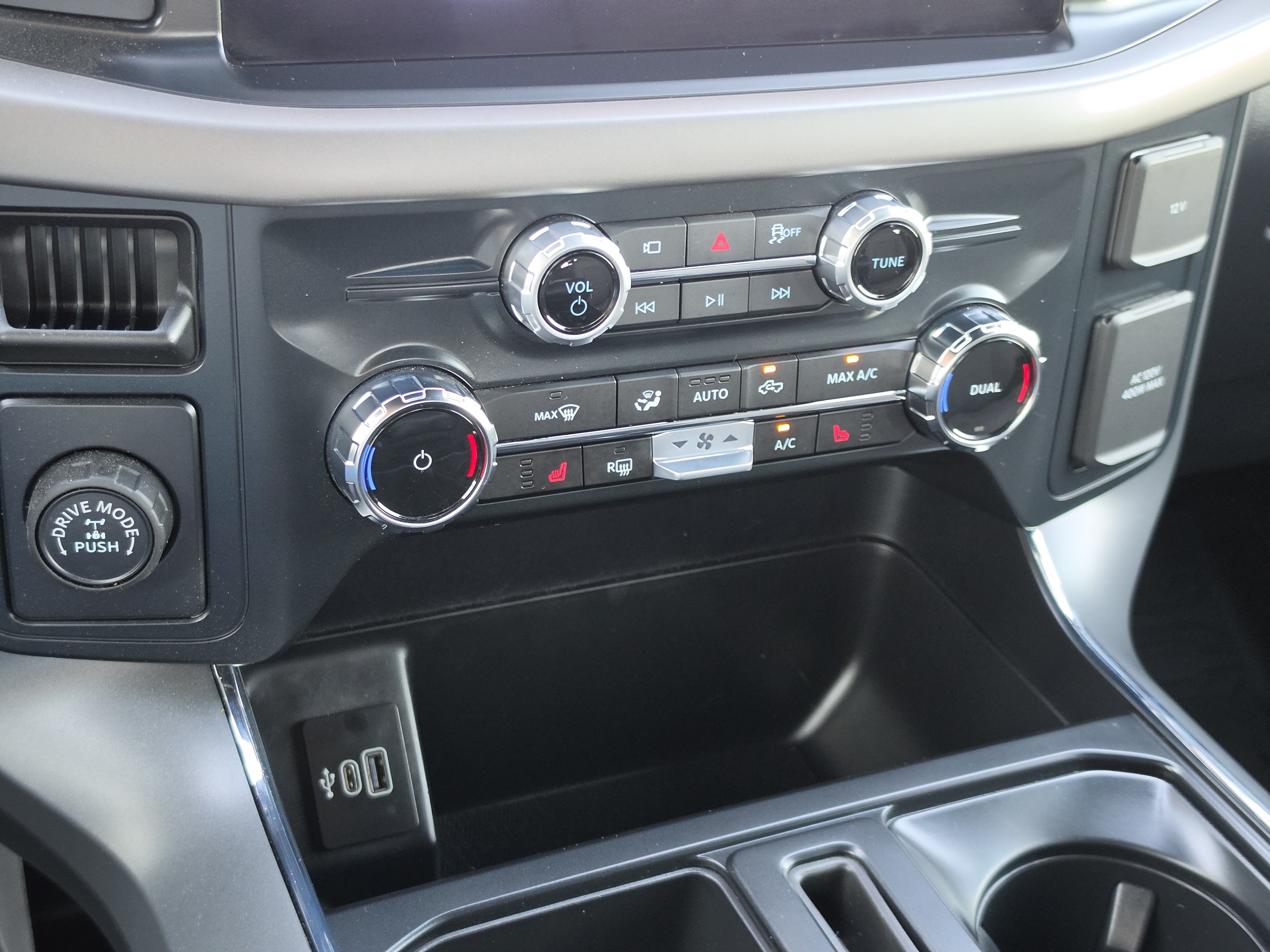 Used 2025 Ford F150 XLT w/ Equipment Group 302A MID RWD image 21
