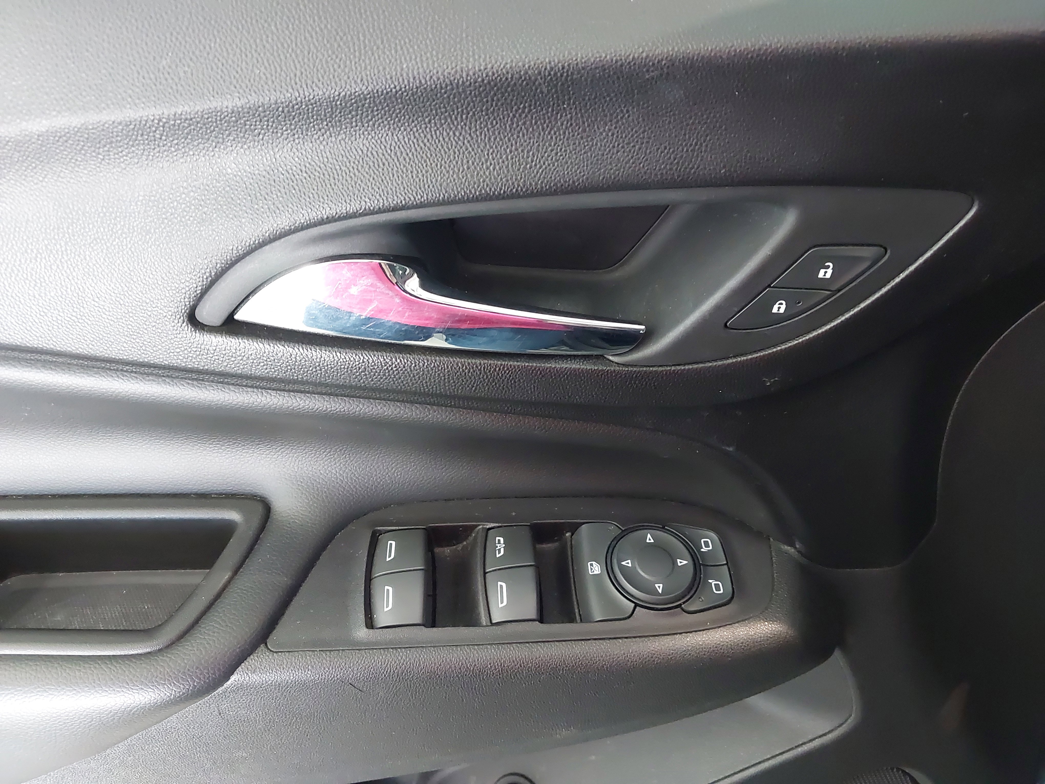 Used 2020 Chevrolet Equinox LT image 26