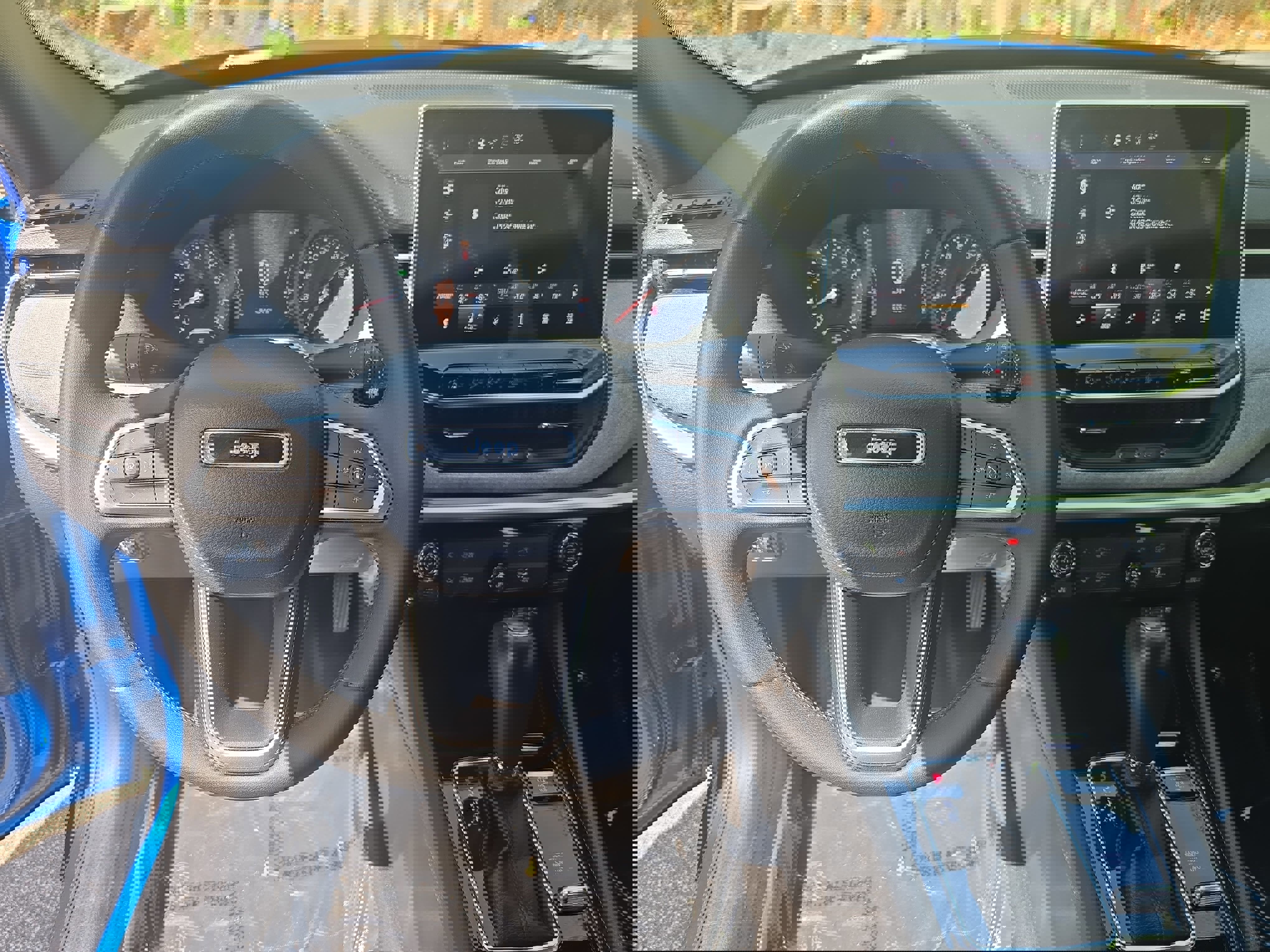 Used 2024 Jeep Compass Latitude image 15