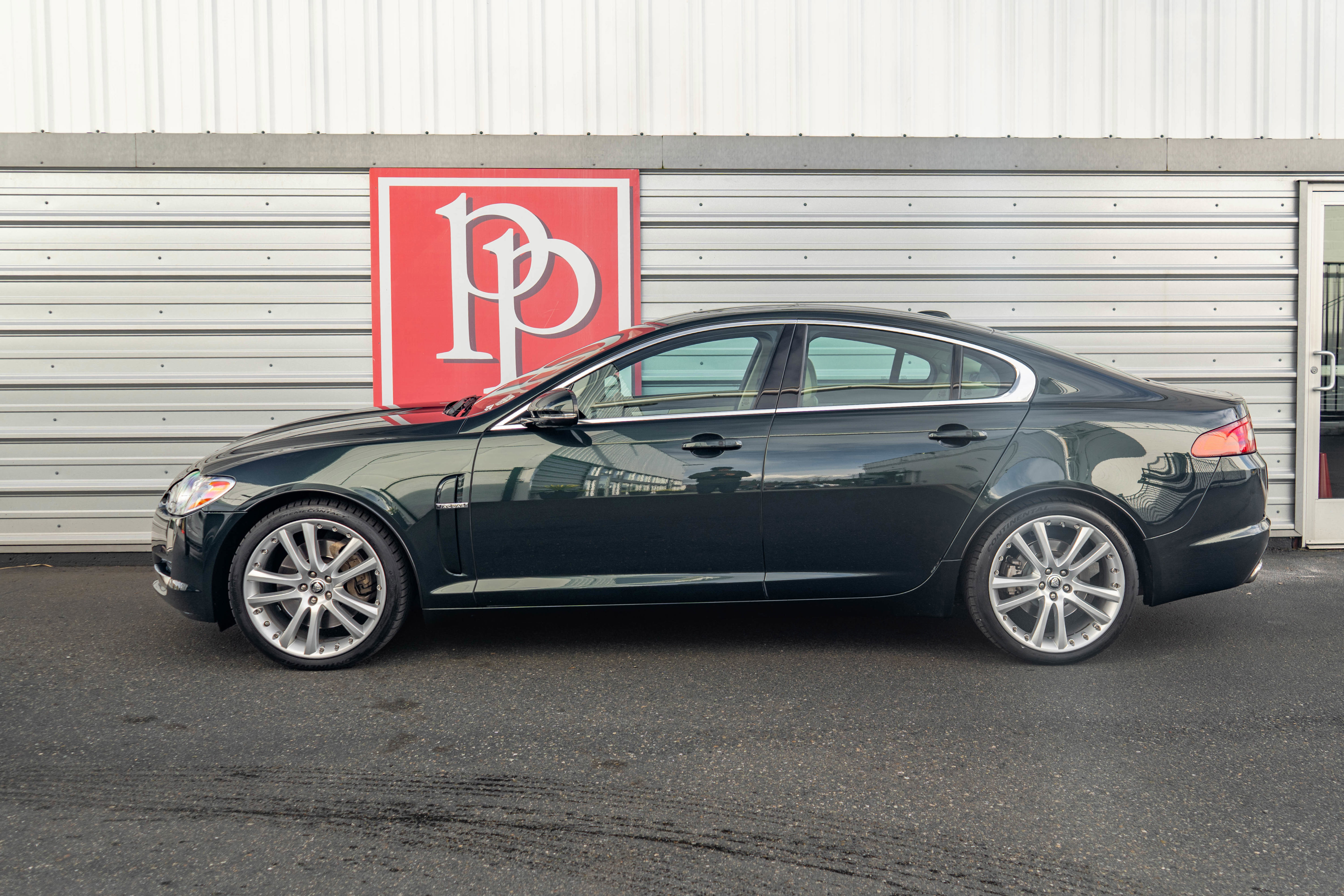 Used 2011 Jaguar XF Portfolio image 39