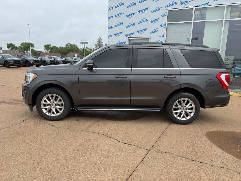 Used 2021 Ford Expedition XLT image 2
