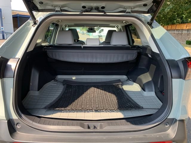 Used 2020 Toyota RAV4 XLE Premium FWD image 5