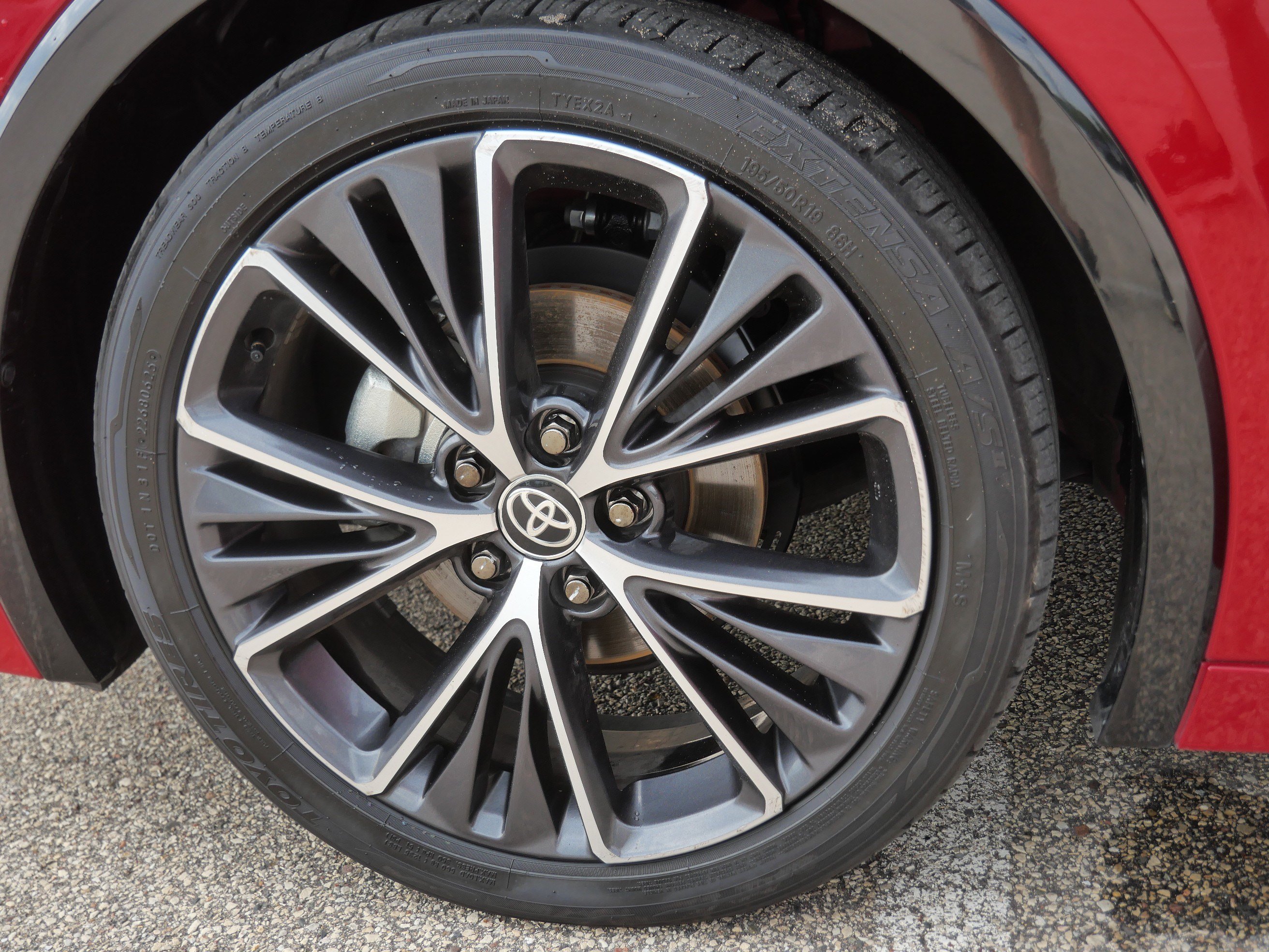 Certified 2025 Toyota Prius XLE FWD image 16