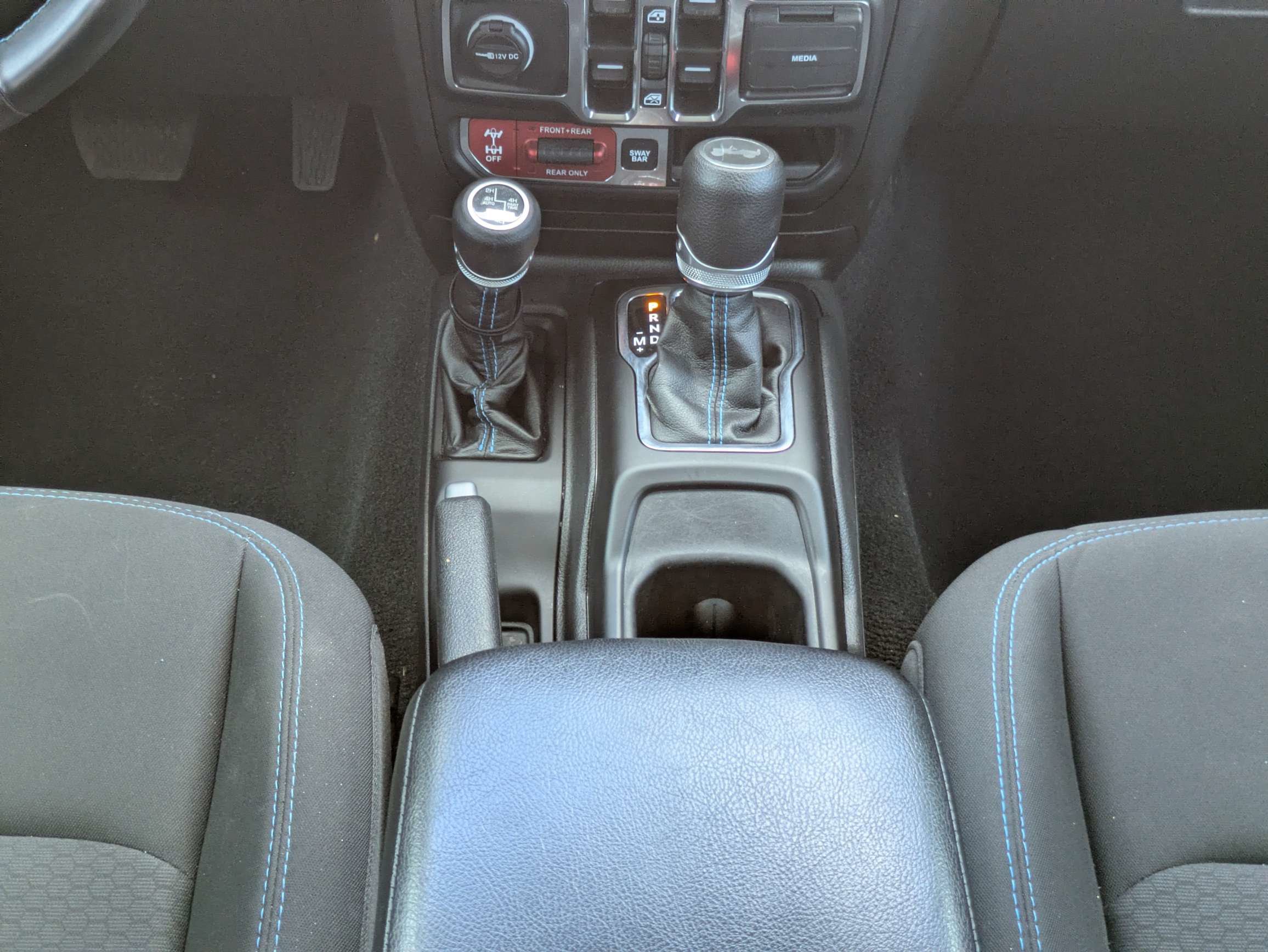 Used 2022 Jeep Wrangler Unlimited Rubicon 4xe AWD/4WD image 6