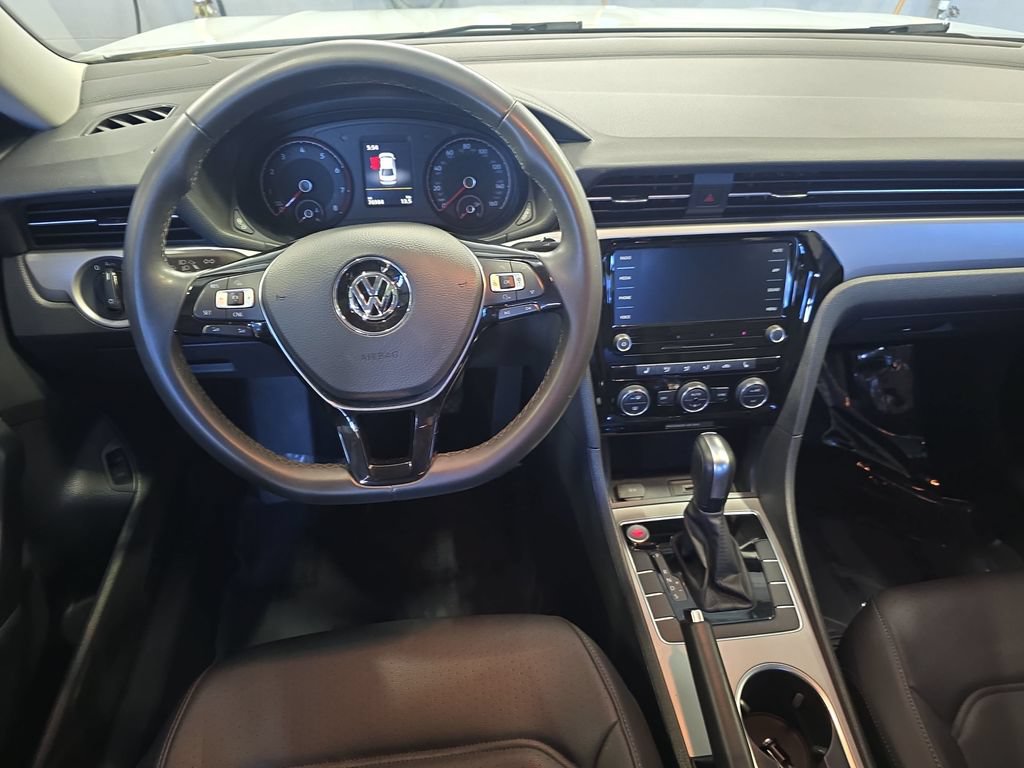 Used 2021 Volkswagen Passat 2.0T SE FWD image 16