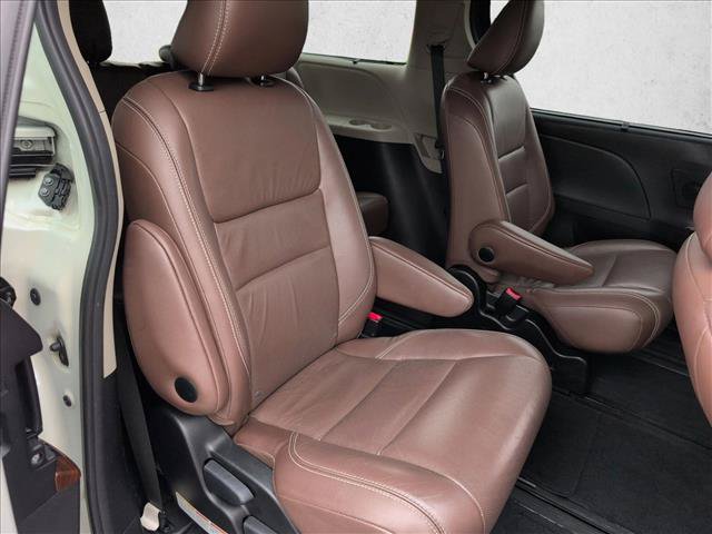 Used 2016 Toyota Sienna Limited Premium AWD/4WD image 24