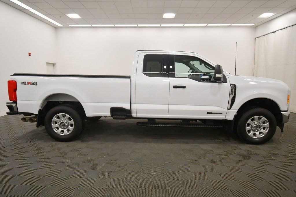 Used 2023 Ford F250 XLT AWD/4WD image 9