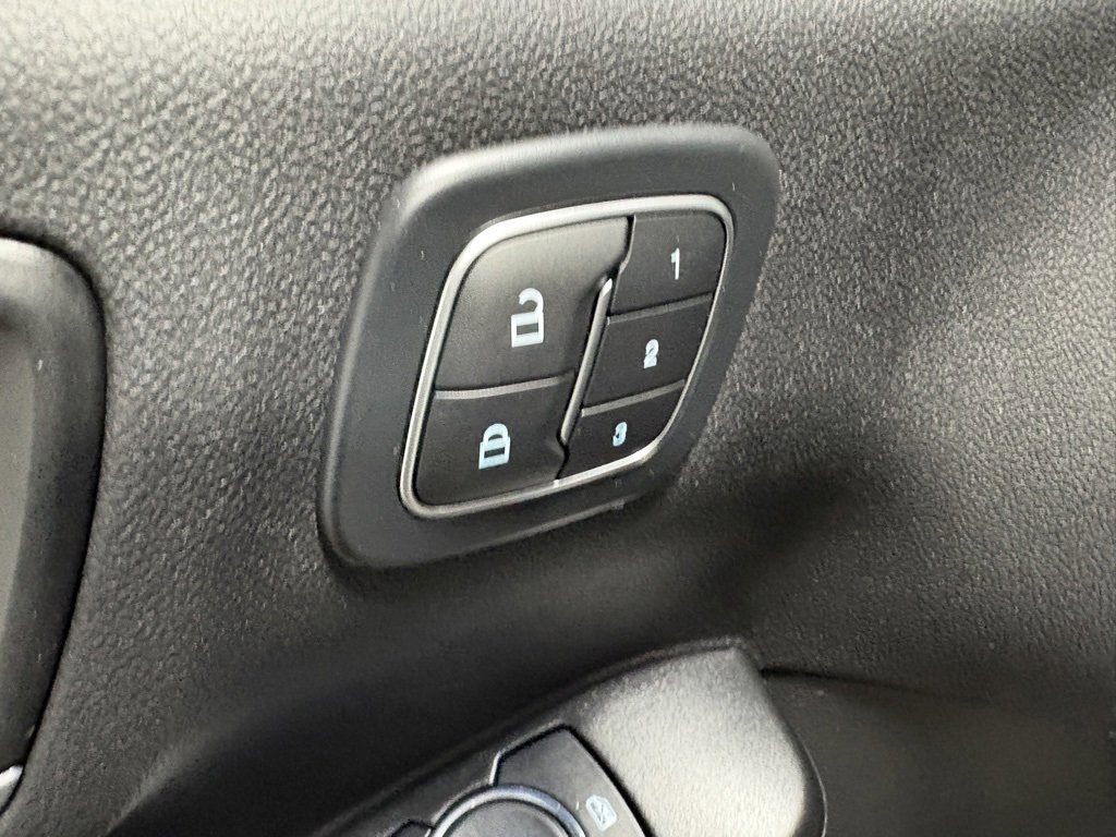 Used 2023 Ford Escape Platinum w/ Premium Technology Package image 21