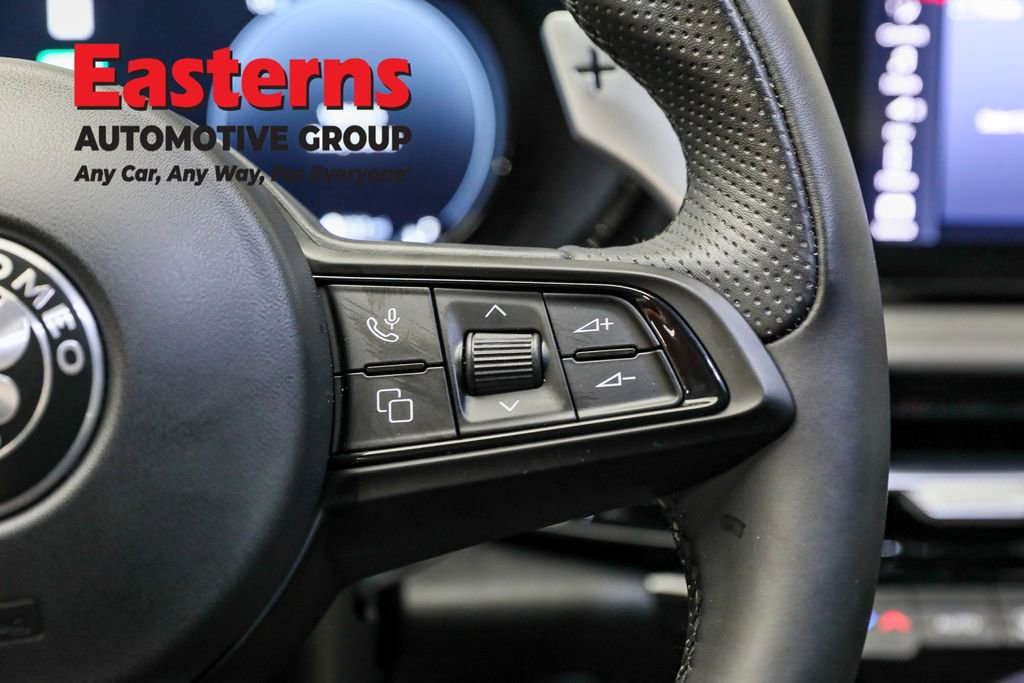 Used 2024 Alfa Romeo Tonale Veloce AWD/4WD image 16