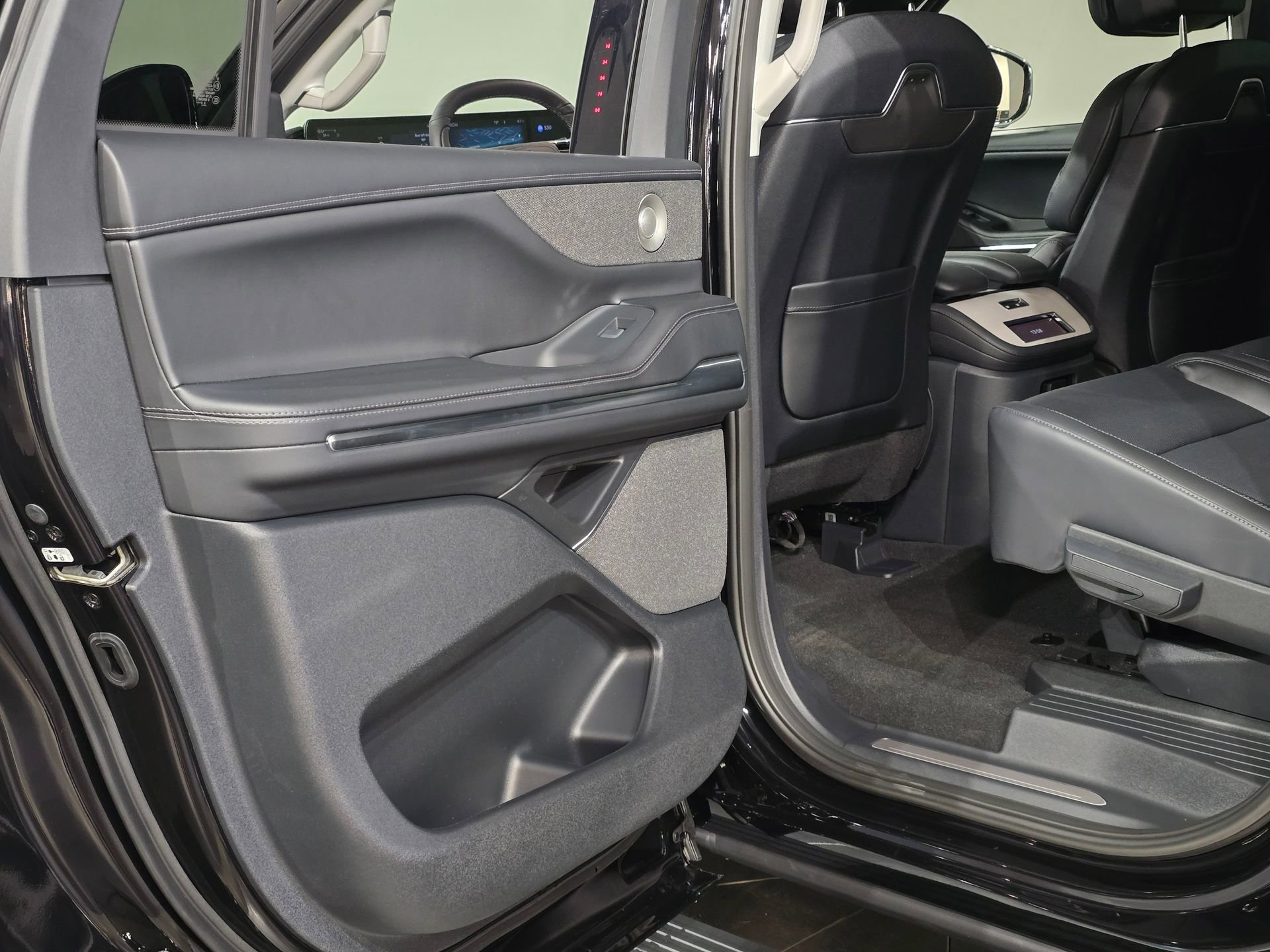 New 2025 Lincoln Navigator L Reserve image 37