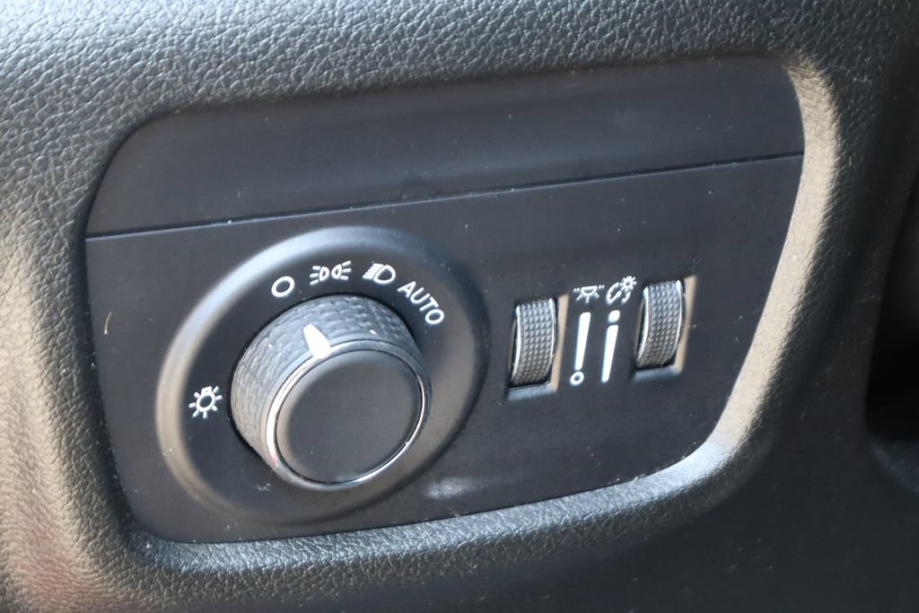 Used 2024 Jeep Grand Cherokee Altitude RWD image 19