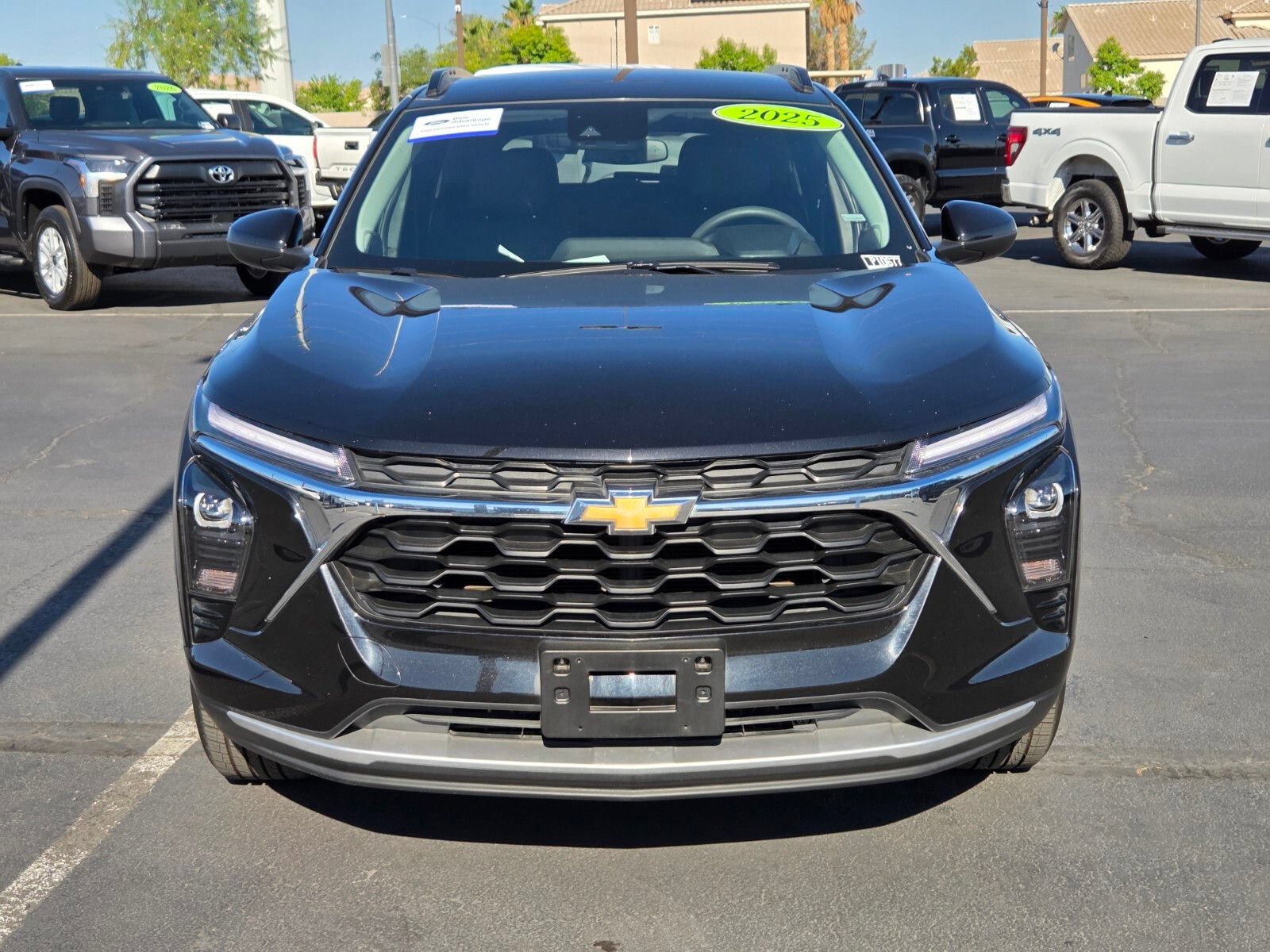 Used 2025 Chevrolet Trax LT FWD image 8