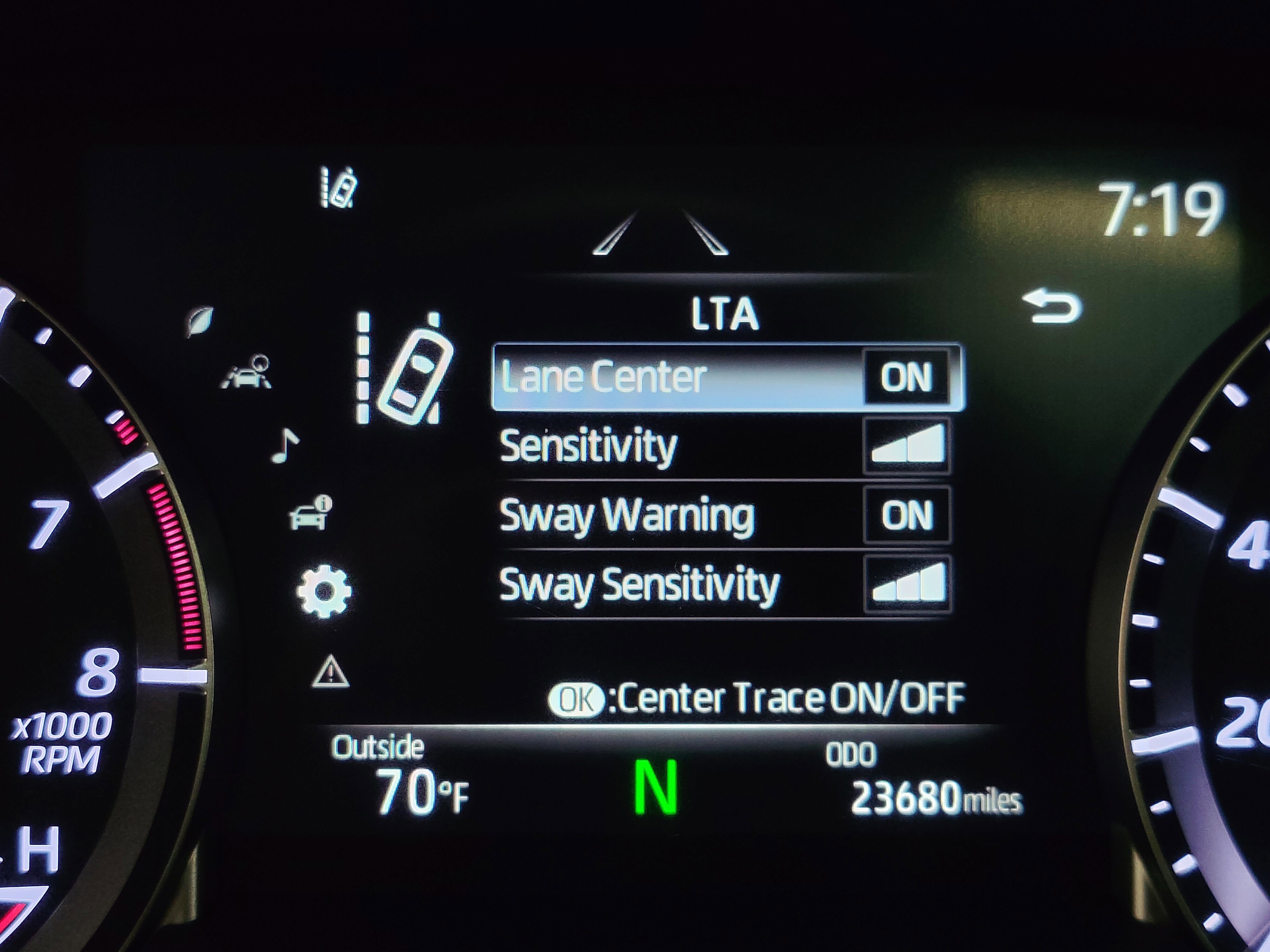 Used 2022 Toyota Highlander XLE image 7