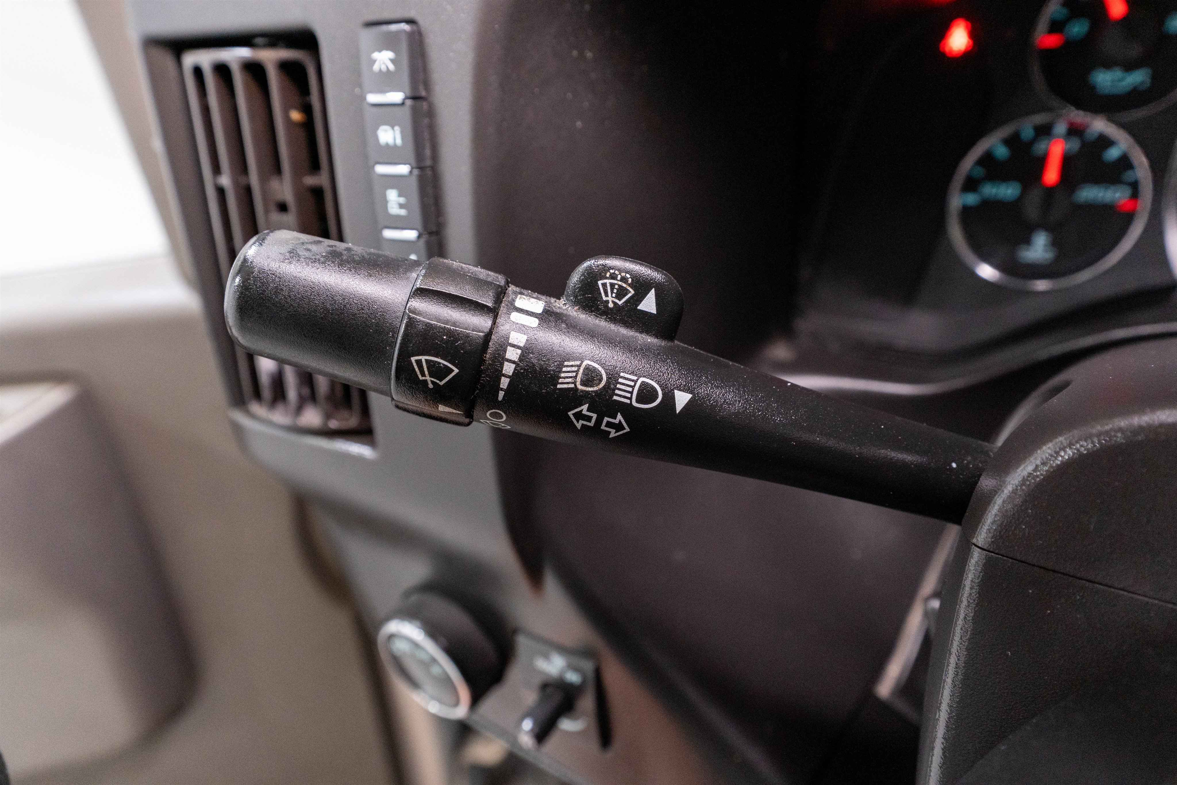 Used 2021 Chevrolet Express 2500 RWD image 25