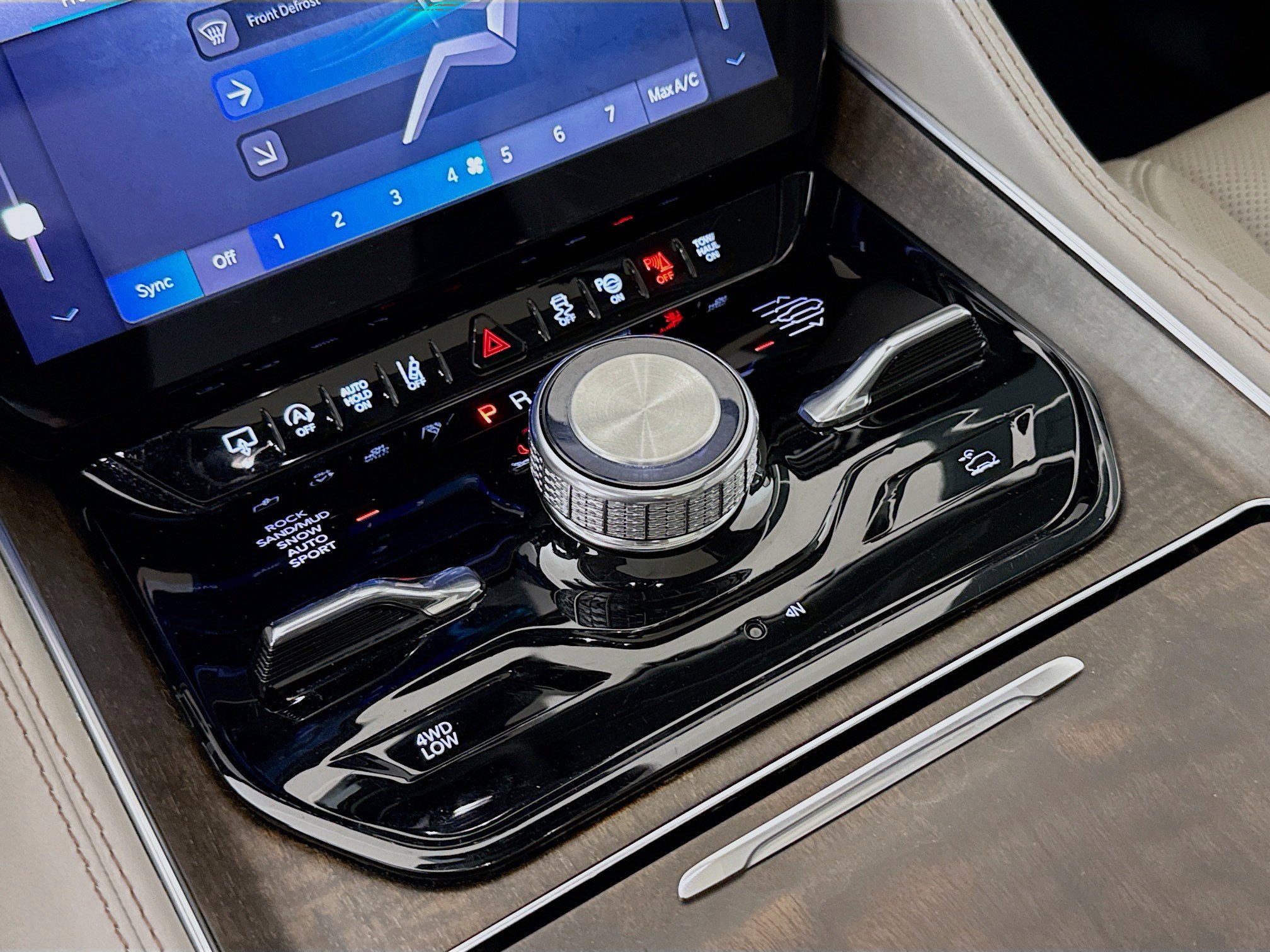 Used 2024 Jeep Grand Wagoneer L 4WD image 19